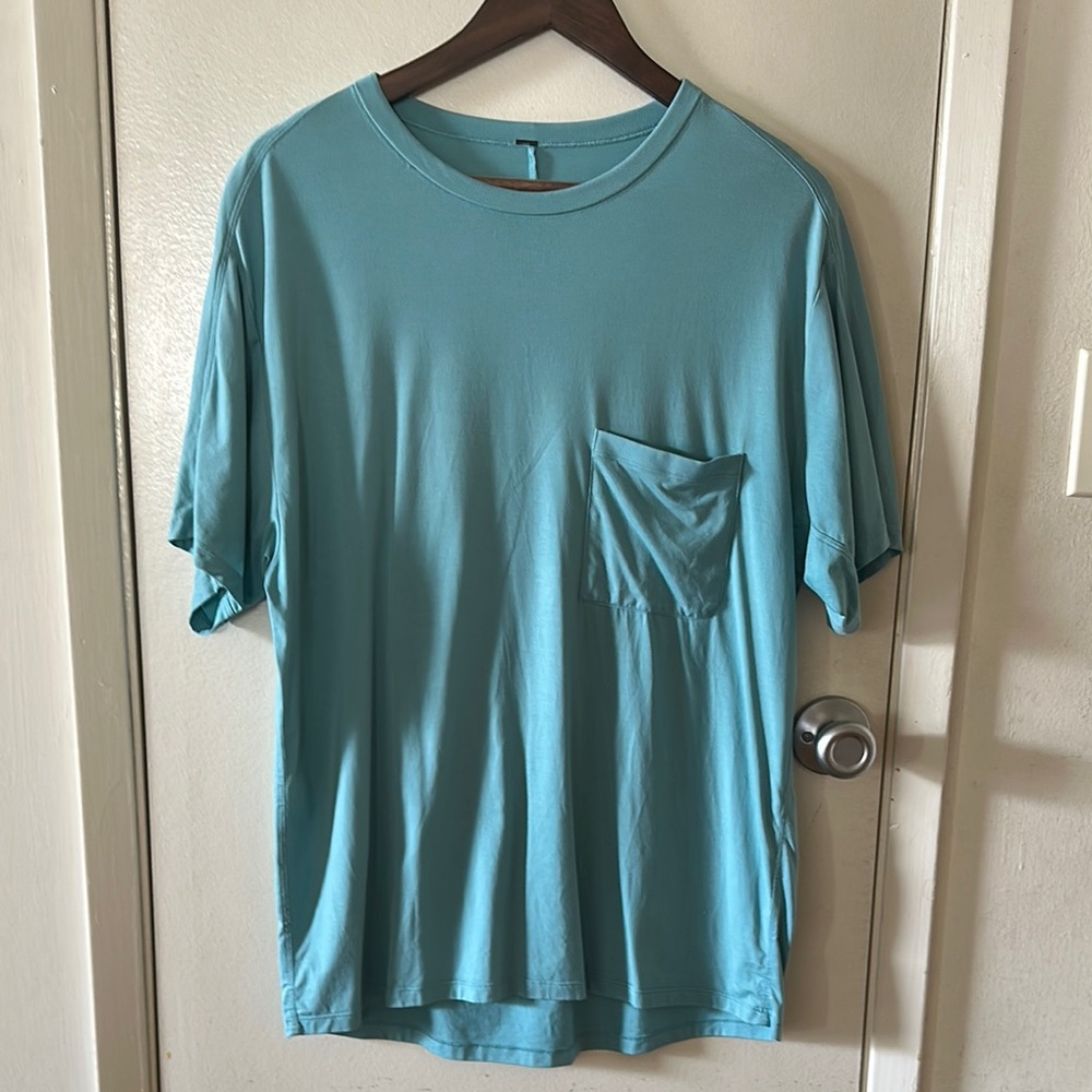 Lululemon Men’s Core Pocket Blue Short Sleeve Tee